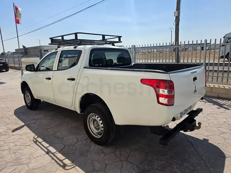 Usado Mitsubishi L200 154 CV (113 kW) 2018 Blanco Pickup/Camioneta