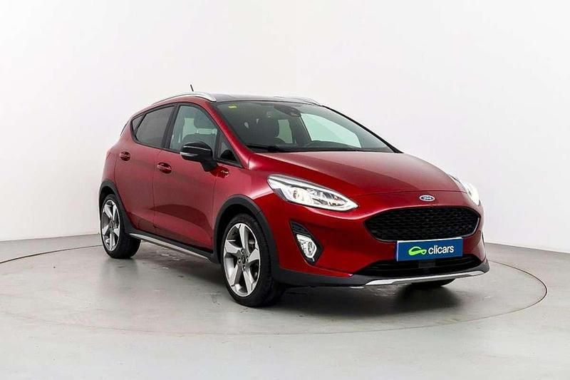 Usado Ford Fiesta Active 101 CV (74 kW) 2018 Rojo Utilitario
