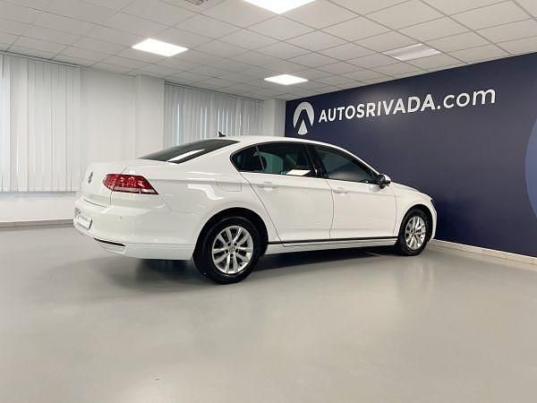 Usado VW Passat Advance 150 CV (110 kW) 2018 Blanco puro Berlina