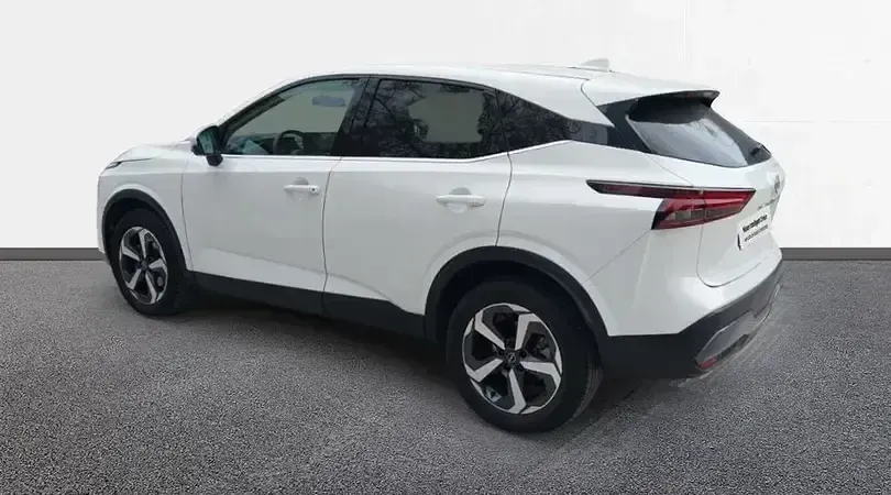 Usado Nissan Qashqai N-Connecta 158 CV (116 kW) 2023 Sapporo white (sólido) SUV