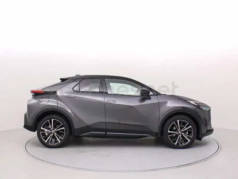 Usado Toyota C-HR Advance 140 CV (102 kW) 2025 Gris / plata SUV