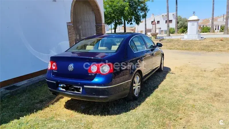 Usado VW Passat Highline 140 CV (102 kW) 2006 Azul Berlina