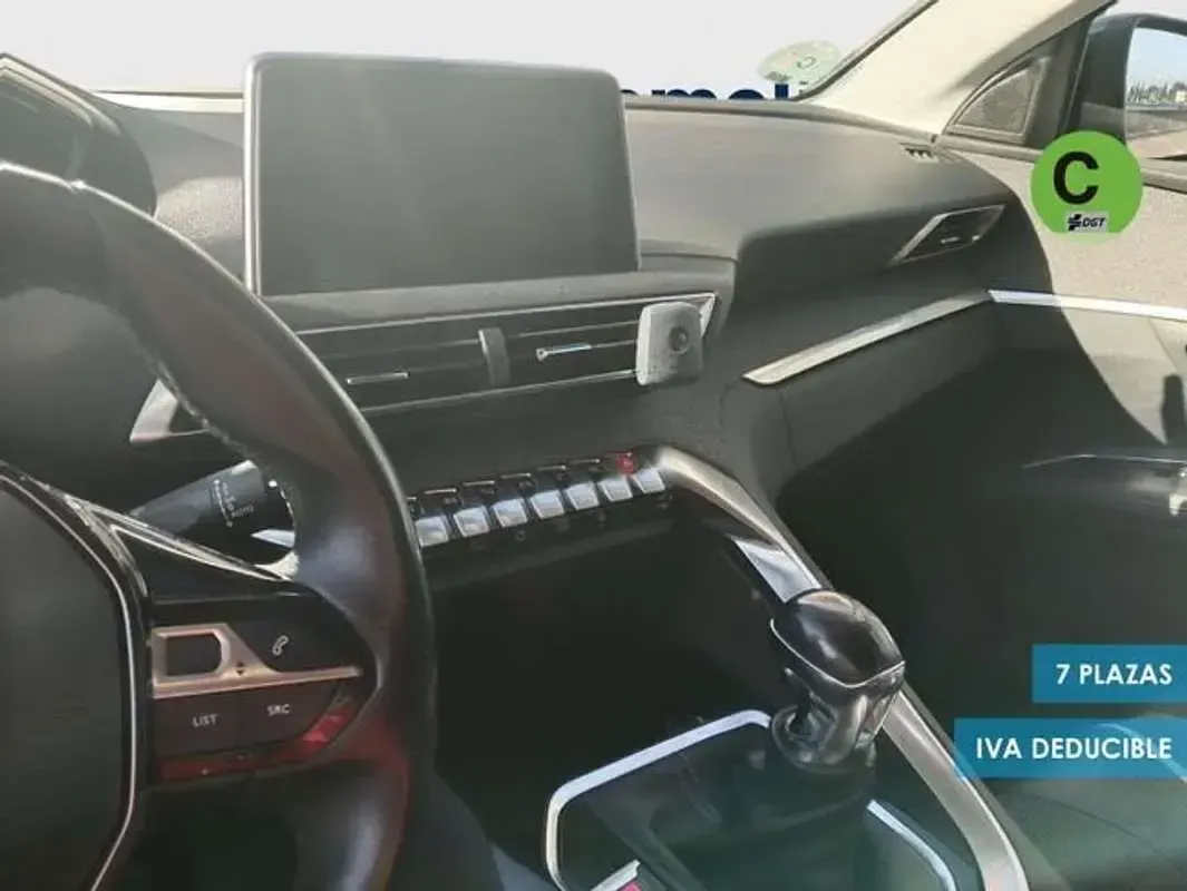Usado Peugeot 5008 Allure 131 CV (96 kW) 2019 Verde SUV