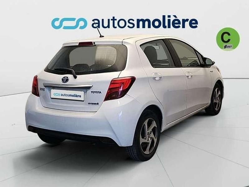 Usado Toyota Yaris Hybrid Active 99 CV (72 kW) 2014 Blanco Utilitario