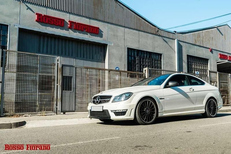 Blanco Usado 2013 Mercedes C63 AMG AMG Coupe | 45.000 € - Imagen 1/4