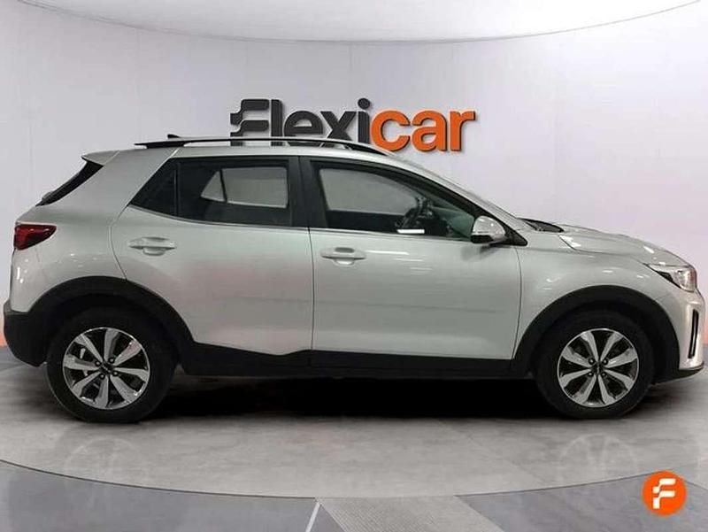 Usado Kia Stonic 101 CV (74 kW) 2022 Gris SUV