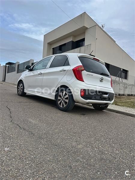 Blanco Usado 2015 Kia Picanto Utilitario | 6100 € (Precio justo) - Imagen 1/4