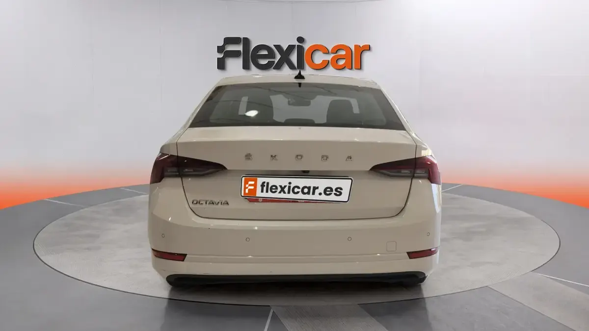 Usado Skoda Octavia Ambition 150 CV (110 kW) 2022 Blanco Berlina