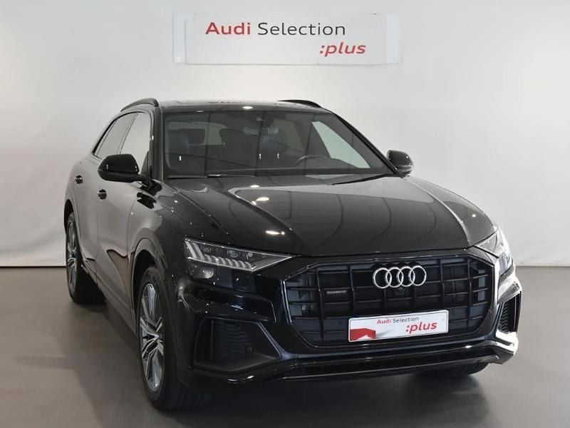 Usado Audi Q8 286 CV (210 kW) 2022 Negro SUV
