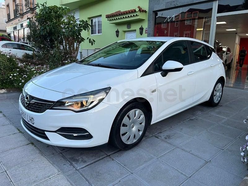 Usado Opel Astra 105 CV (77 kW) 2020 Blanco Berlina