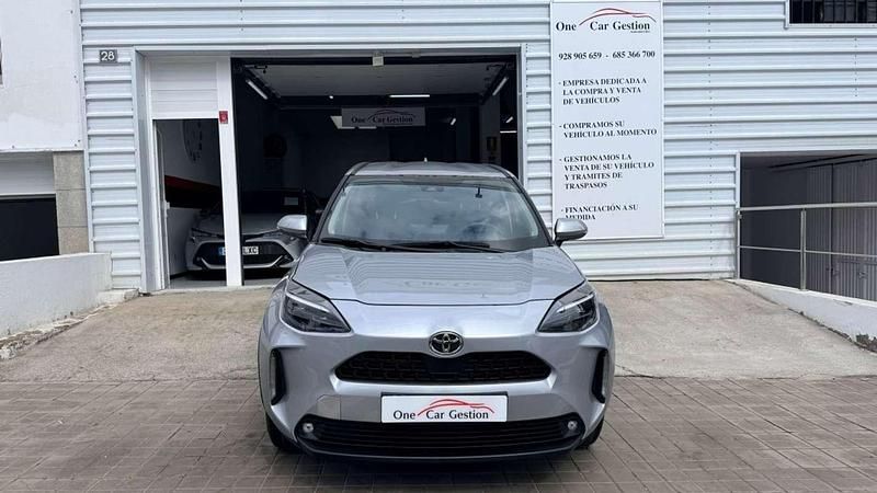 Usado Toyota Yaris Cross Active 125 CV (91 kW) 2023 Gris SUV