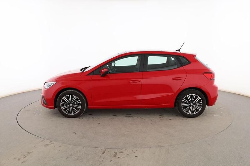 Usado Seat Ibiza Style 110 CV (80 kW) 2023 Rojo Utilitario