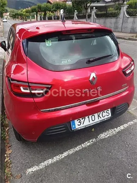 Usado Renault Clio IV Zen 90 CV (66 kW) 2017 Rojo Berlina