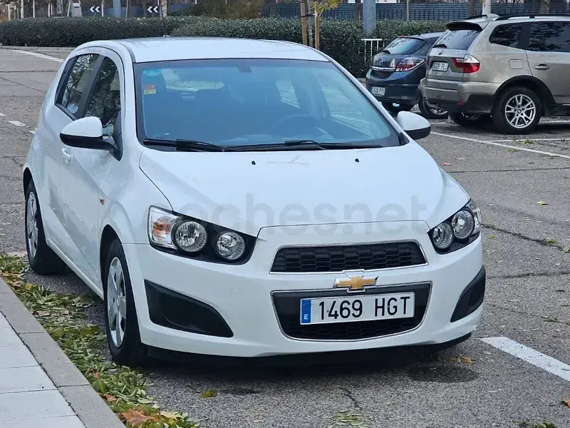 Usado Chevrolet Aveo LT 84 CV (61 kW) 2011 Blanco Berlina