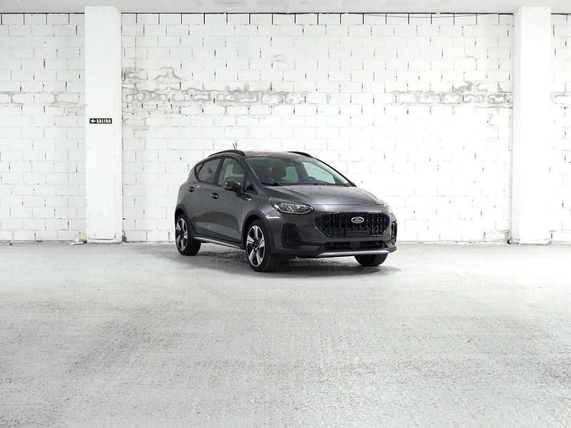 Usado Ford Fiesta Active 125 CV (91 kW) 2023 Gris Utilitario