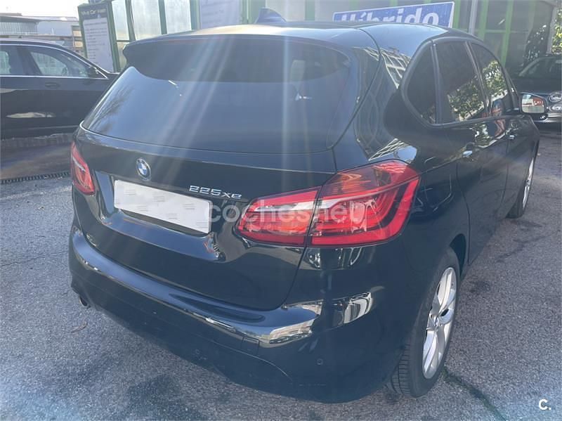 Usado BMW 225 Active Tourer 220 CV (161 kW) 2021 Negro Monovolumen