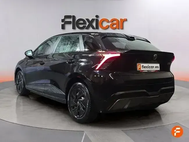 Usado MG MG5 EV 125 kW (170 CV) 2023 Negro Familiar