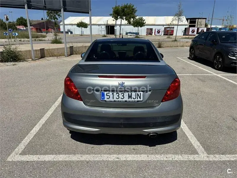Usado Peugeot 207 CC 120 CV (88 kW) 2008 Gris / plata Descapotable