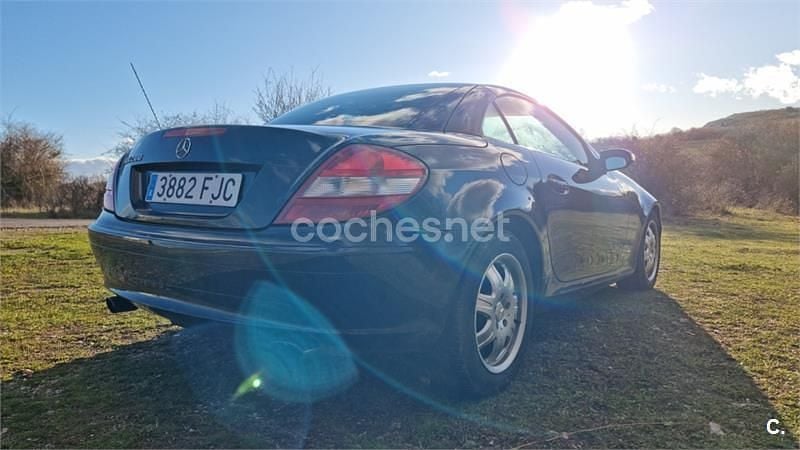 Usado Mercedes SLK200 163 CV (119 kW) 2005 Negro Descapotable