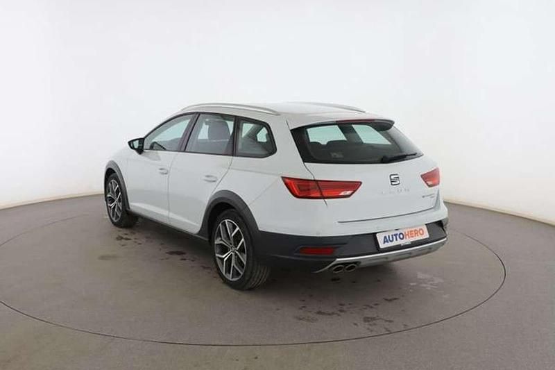 Usado Seat Leon X-Perience 4Drive 186 CV (136 kW) 2018 Blanco Familiar
