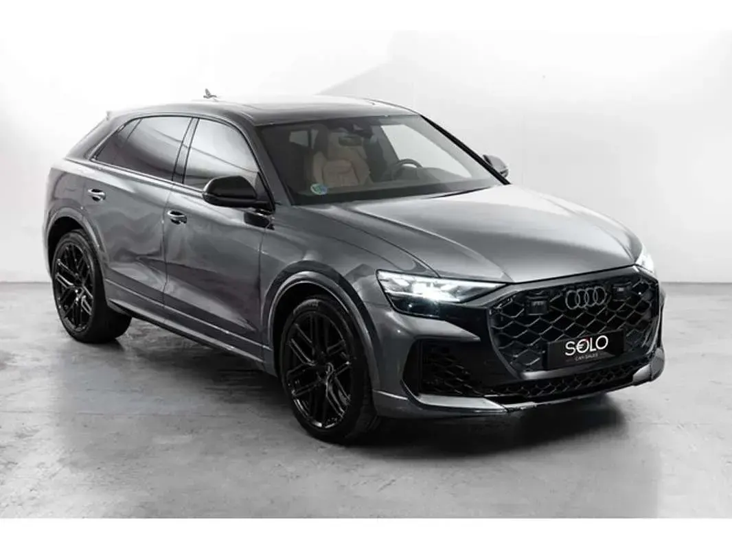 Usado Audi Q8 Ambiente 600 CV (441 kW) 2025 Gris SUV