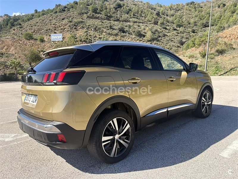 Usado Peugeot 3008 Allure 120 CV (88 kW) 2017 Naranja SUV