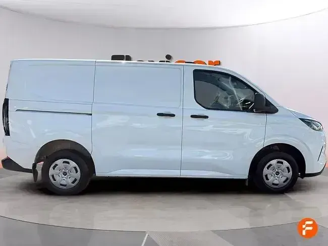 Usado Ford Tourneo Custom Trend 136 CV (100 kW) 2025 Blanco Van