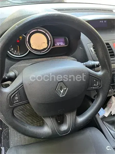 Usado Renault Mégane Authentique 100 CV (73 kW) 2011 Blanco Berlina