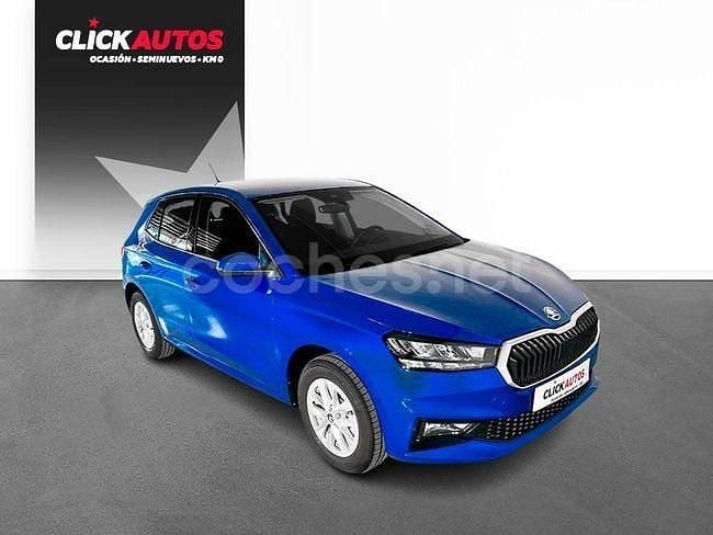 Usado Skoda Fabia Ambition 110 CV (80 kW) 2023 Azul Berlina