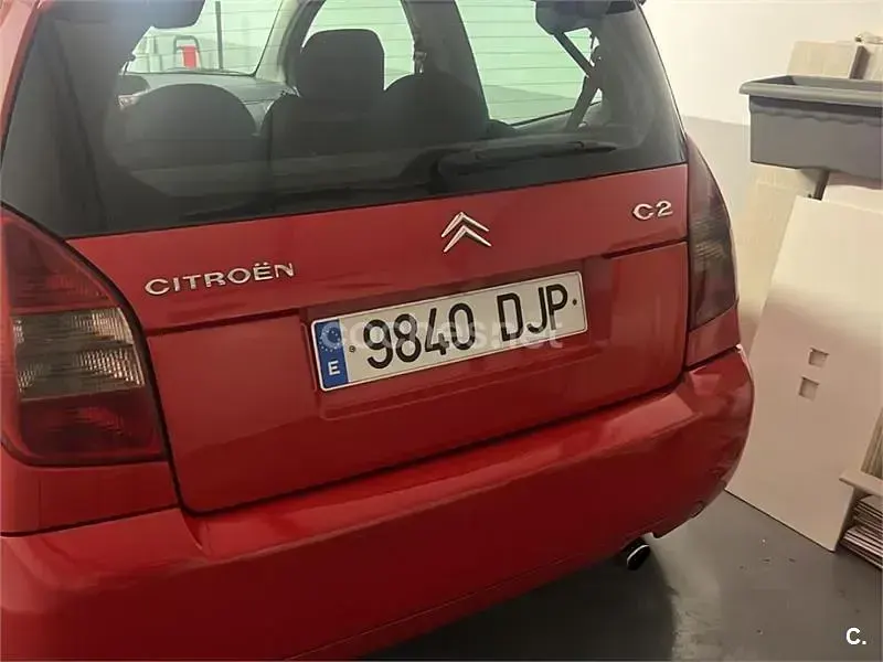 Usado Citroën C2 VTR Sport 70 CV (51 kW) 2006 Rojo Utilitario