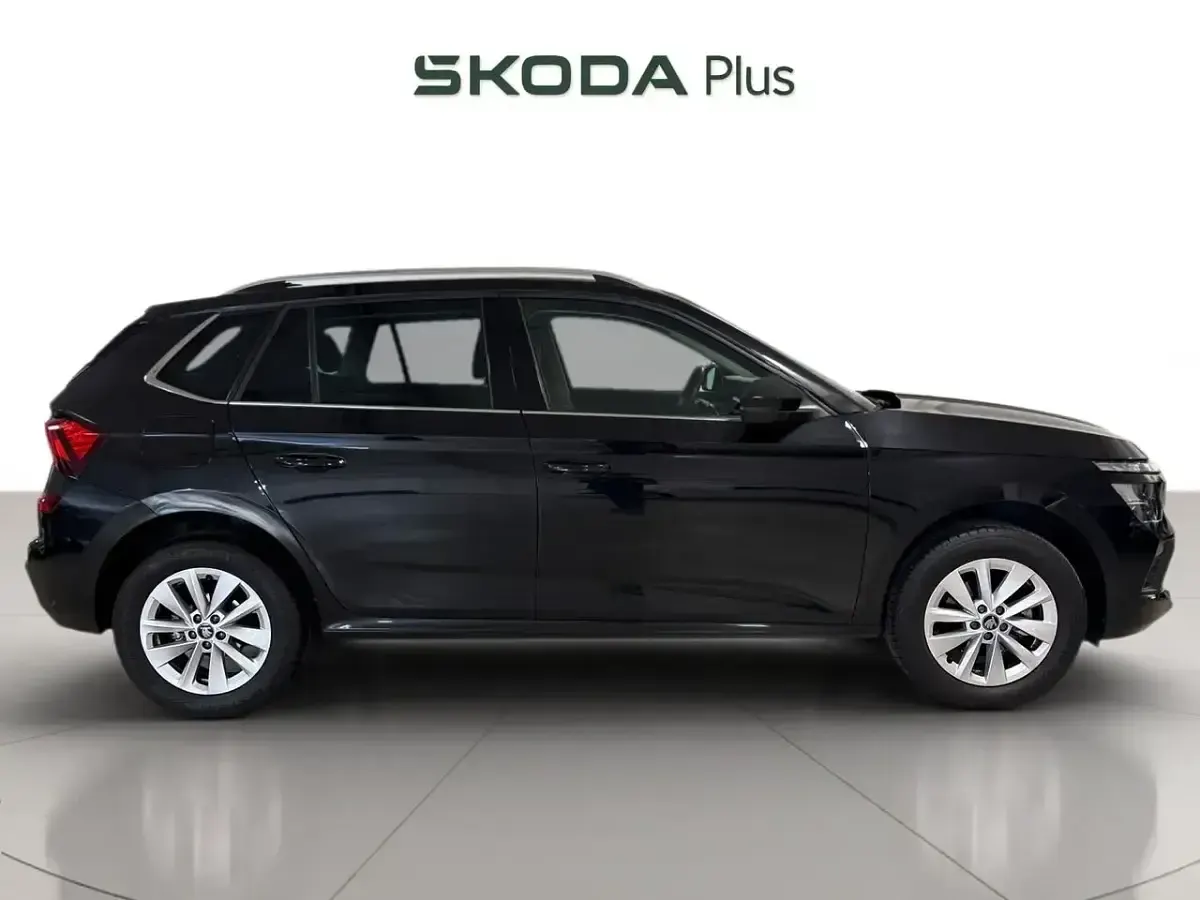 Usado Skoda Kamiq Selection 116 CV (85 kW) 2025 Negro SUV