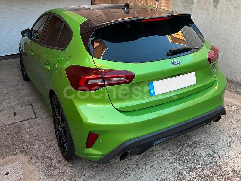 Usado Ford Focus ST 280 CV (205 kW) 2023 Verde Berlina