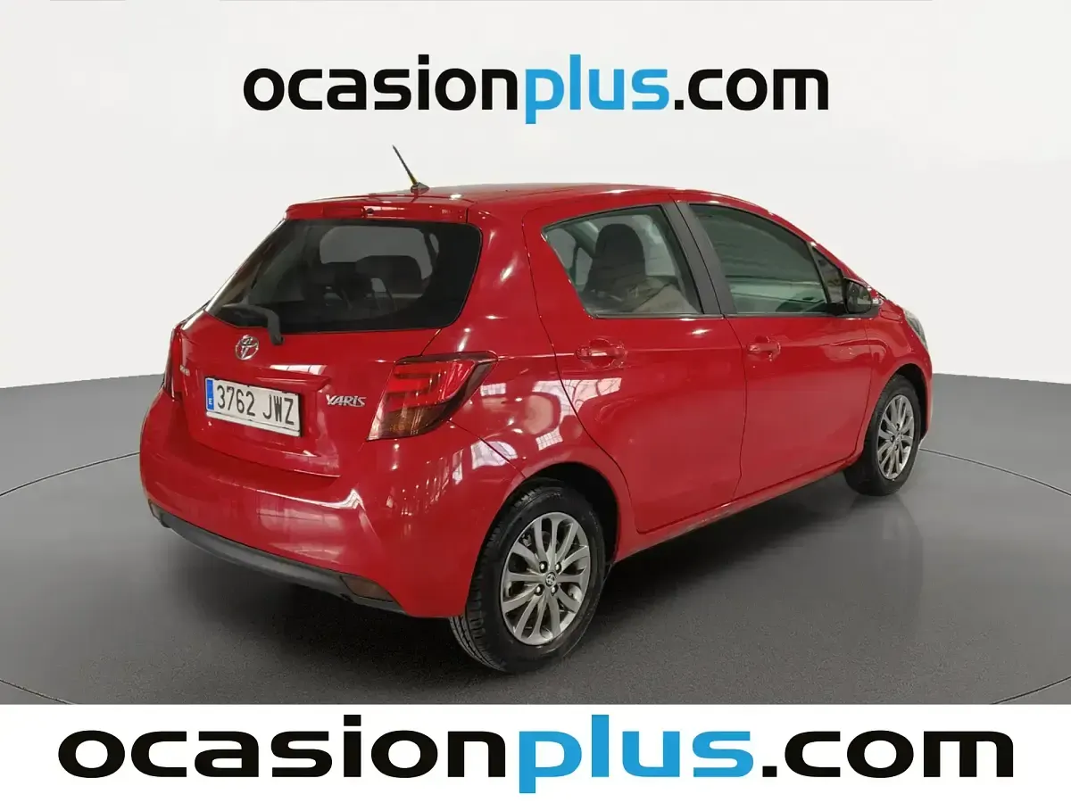 Usado Toyota Yaris Active 99 CV (72 kW) 2017 Rojo