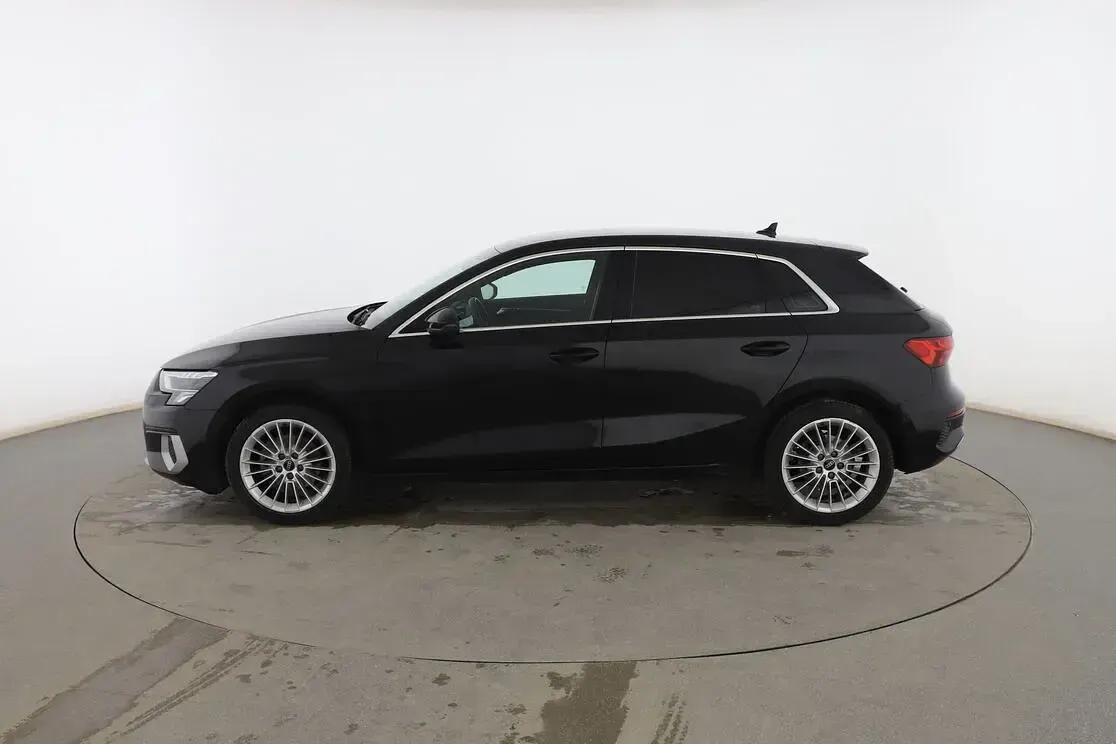 Usado Audi A3 Sportback Advanced 110 CV (80 kW) 2023 Negro Utilitario