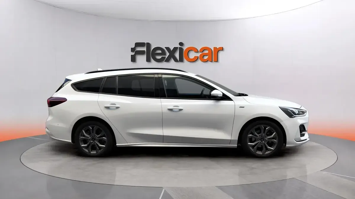Usado Ford Focus Active 155 CV (114 kW) 2022 Blanco Familiar