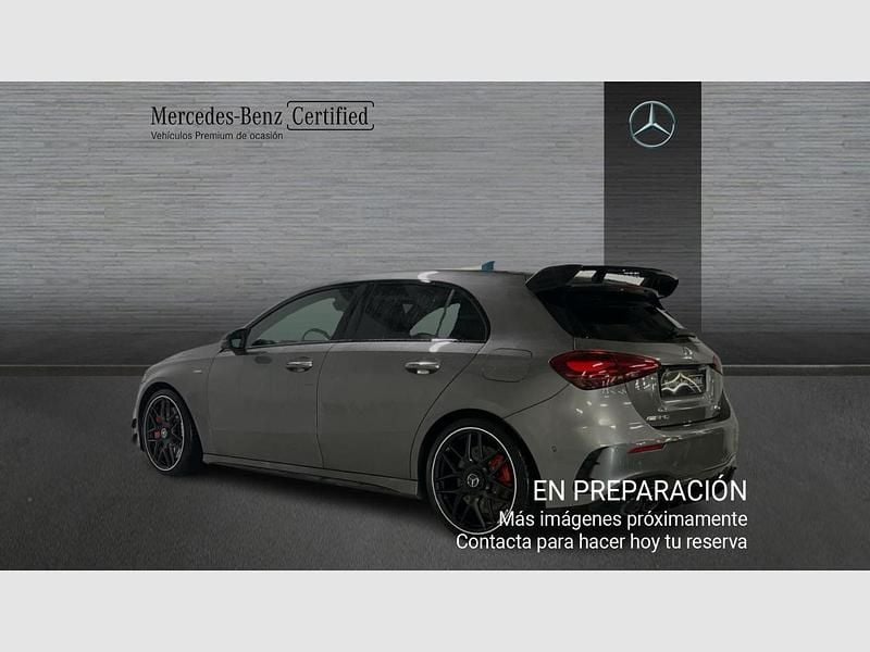 Usado Mercedes A45 AMG StreetStyle 421 CV (309 kW) 2023 Mountaingrau  met. Utilitario