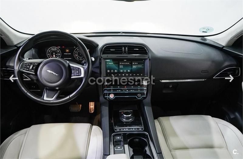 Usado Jaguar F-Pace Prestige 250 CV (183 kW) 2018 Gris / plata SUV