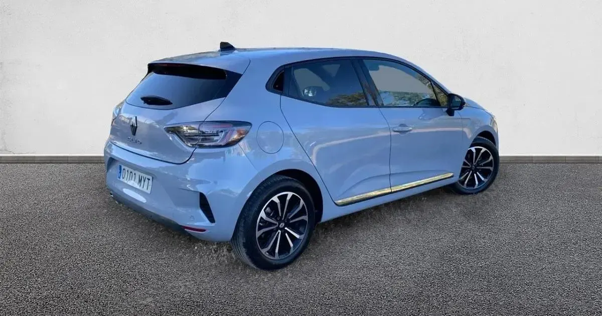 Usado Renault Clio Techno 100 CV (73 kW) 2025 Utilitario