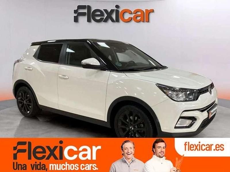 Blanco Usado 2018 Ssangyong (KGM) Tivoli Limited SUV | 9490 € (Super precio) - Imagen 1/4