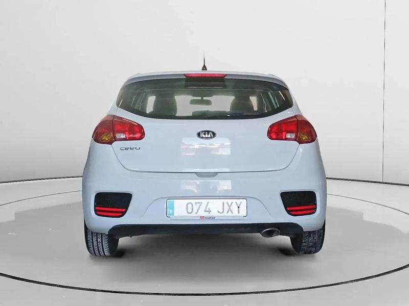 Begagnad Kia Ceed Plus 90 HK (66 kW) 2017 Vit Halvkombi