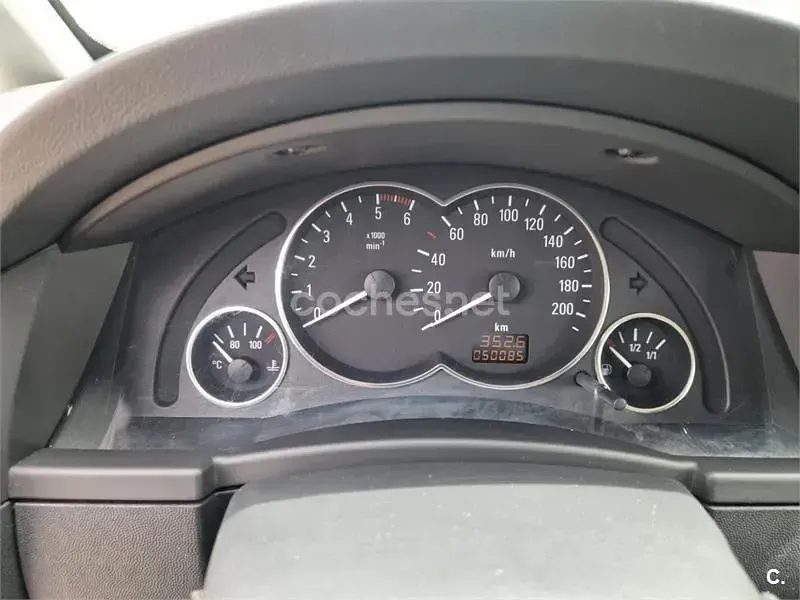 Usado Opel Meriva Enjoy 100 CV (73 kW) 2004 Gris / plata Monovolumen