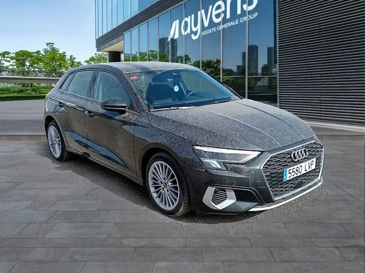 Usado Audi A3 Advanced Plus 110 HP (80 kW) 2021 Cinzento Sedan