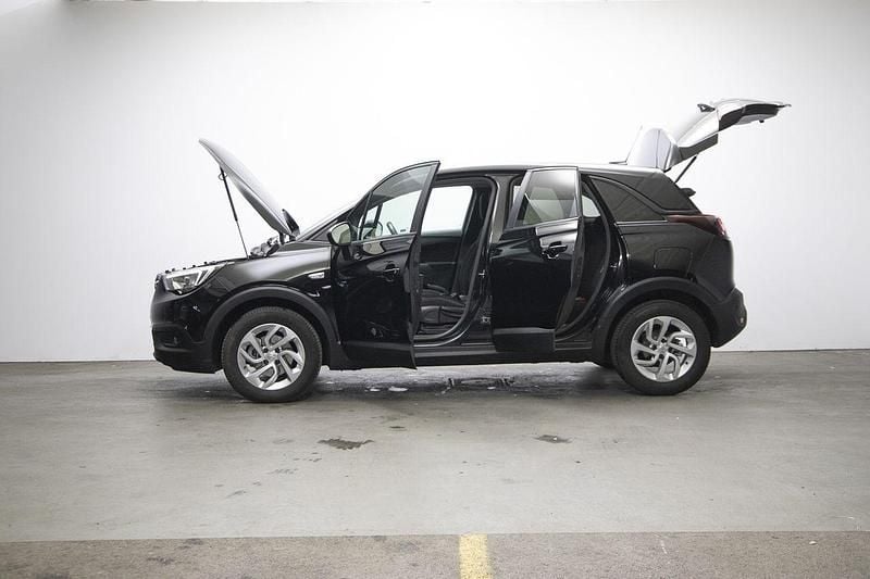 Usado Opel Crossland Selective 130 HP (95 kW) 2018 Preto SUV