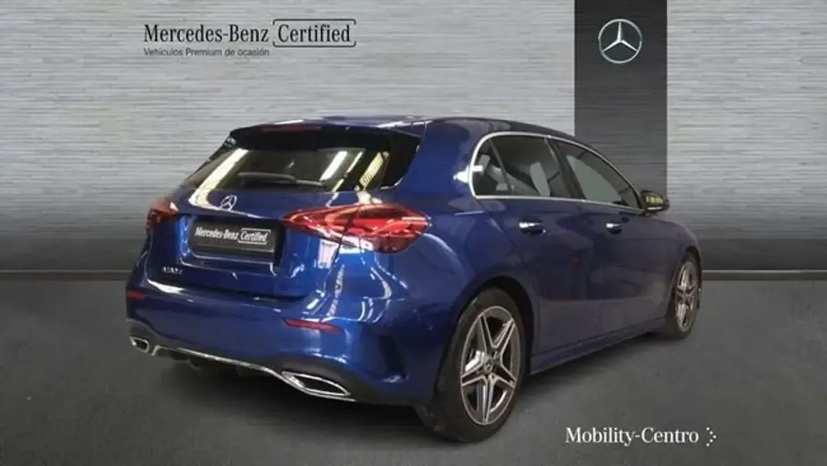 Usado Mercedes A180 109 CV (80 kW) 2024 Azul Utilitario