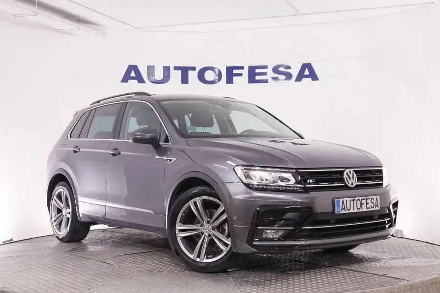 Usado VW Tiguan R-line 125 CV (91 kW) 2018 Gris titanio SUV