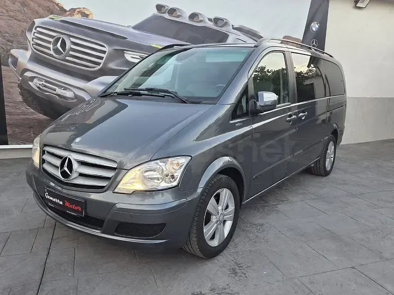 Usado Mercedes Viano 163 CV (119 kW) 2012 Gris / plata Monovolumen