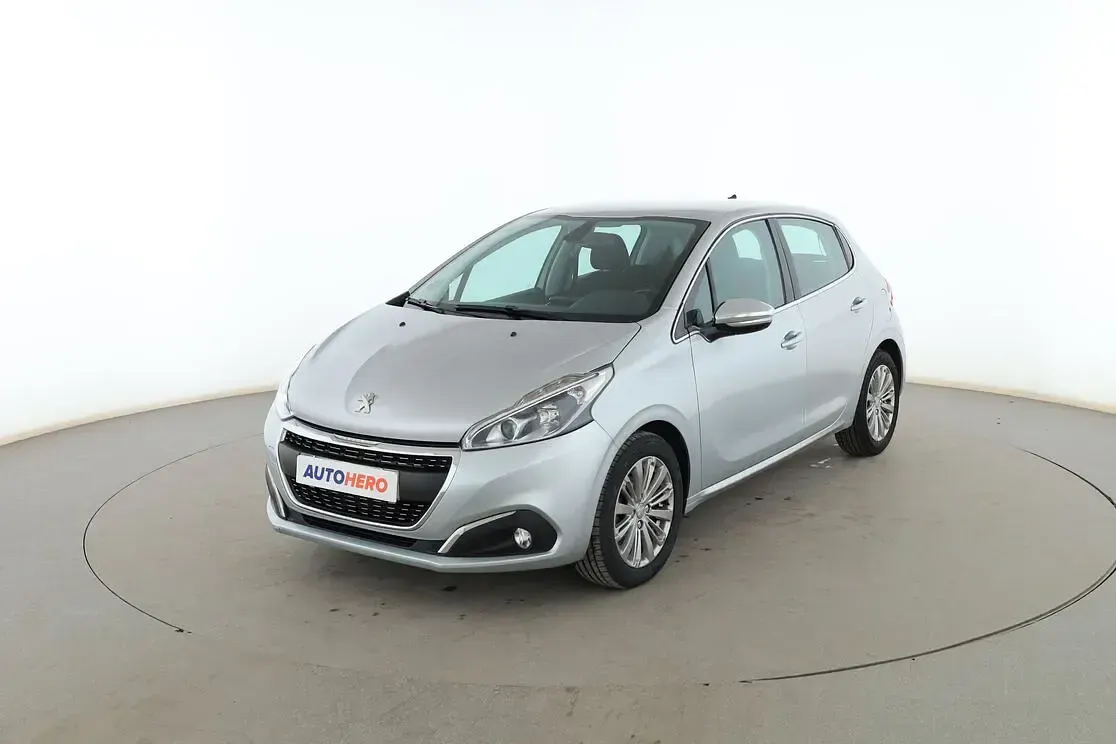 Usado Peugeot 208 Allure 110 CV (80 kW) 2018 Utilitario