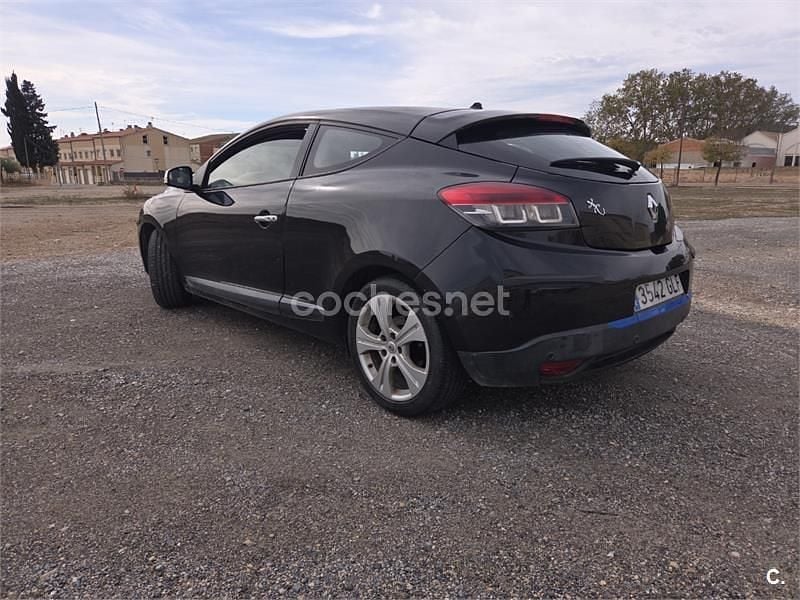 Usado Renault Mégane Dynamique 130 CV (95 kW) 2009 Negro Berlina