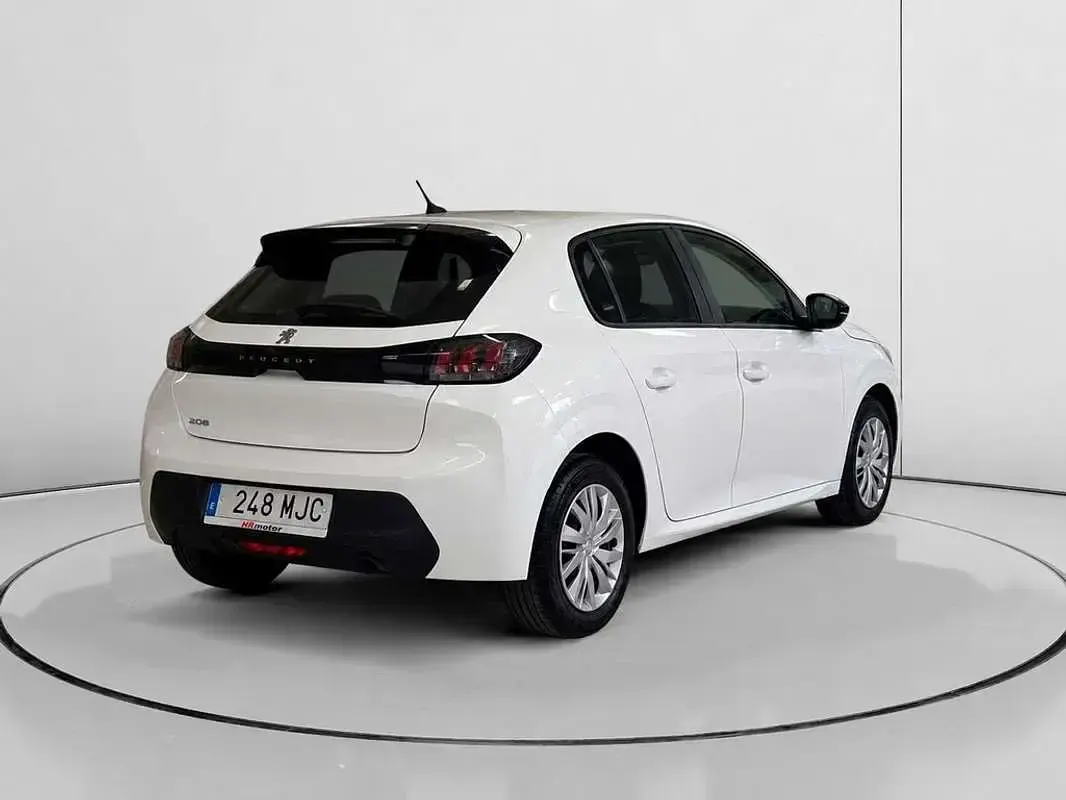 Usado Peugeot 208 Active 102 CV (75 kW) 2023 Blanco Utilitario