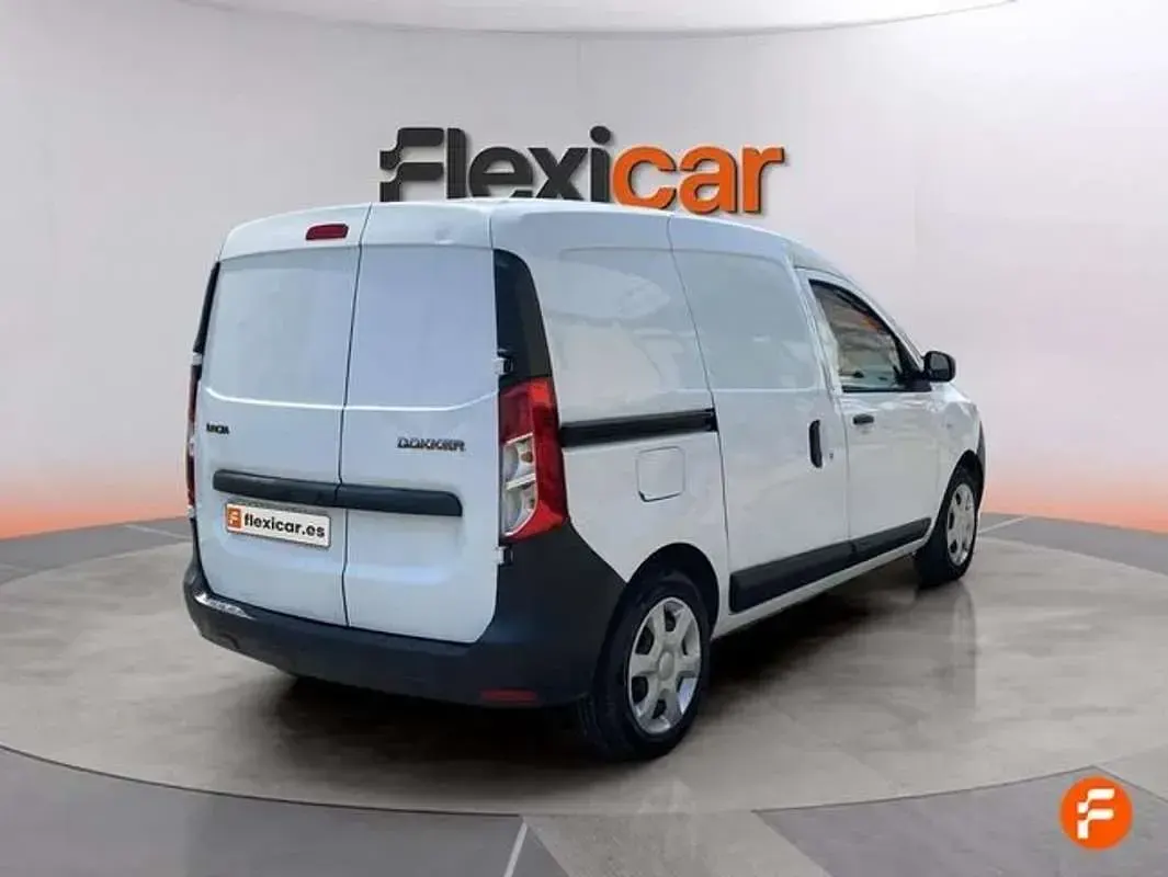 Usado Dacia Dokker 109 CV (80 kW) 2021 Blanco Monovolumen